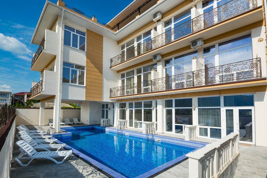 Фотографии номера двухкомнатный люкс с балконом в Гостинице Белый лев Судак