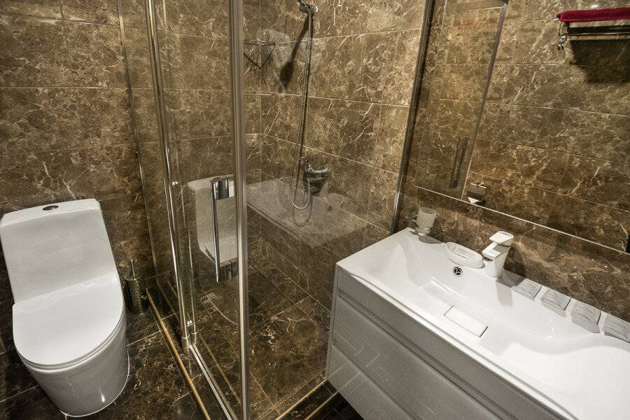 Фотографии номера двухкомнатный люкс с балконом в Гостинице Белый лев Судак