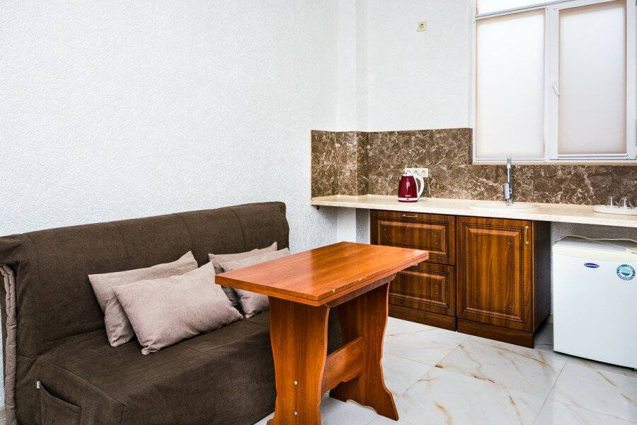 Фотографии номера двухкомнатный люкс с балконом в Гостинице Белый лев Судак