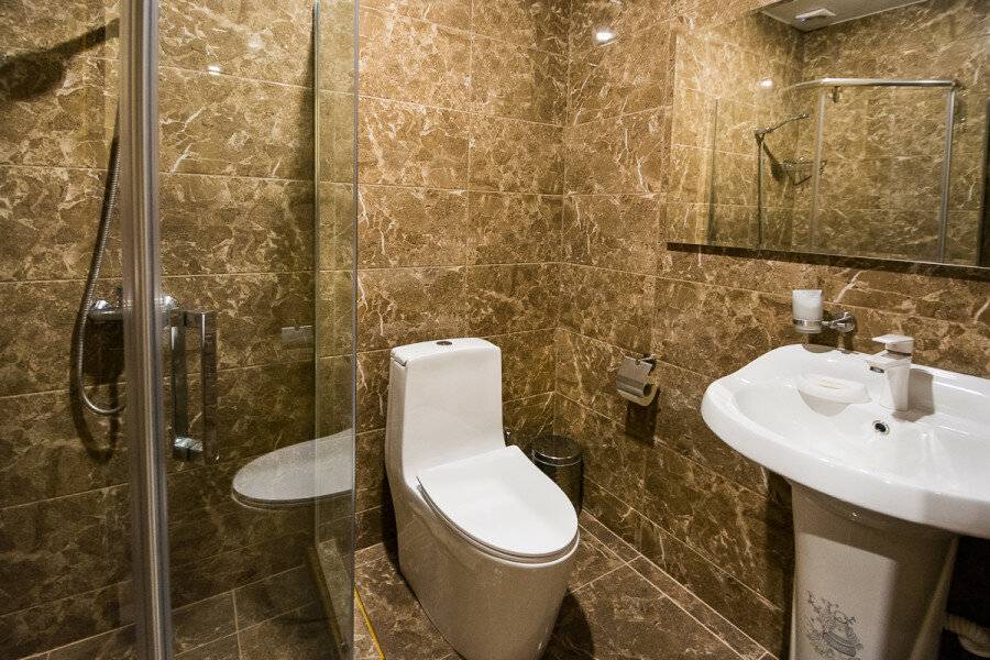 Фотографии номера двухкомнатный люкс с балконом в Гостинице Белый лев Судак