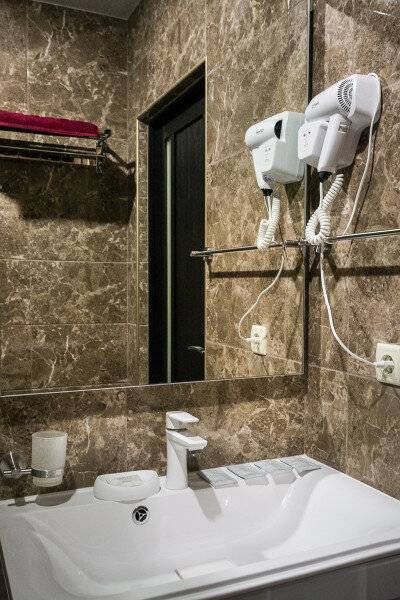 Фотографии номера двухкомнатный люкс с балконом в Гостинице Белый лев Судак