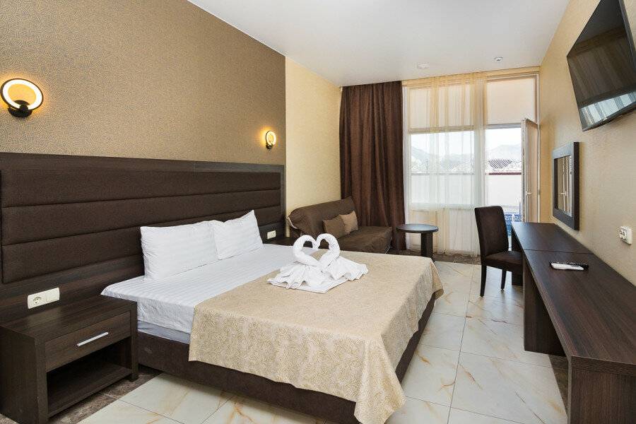 Фотографии номера двухкомнатный люкс с балконом в Гостинице Белый лев Судак