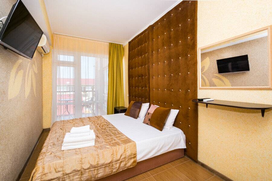 Фотографии номера двухкомнатный люкс с балконом в Гостинице Белый лев Судак