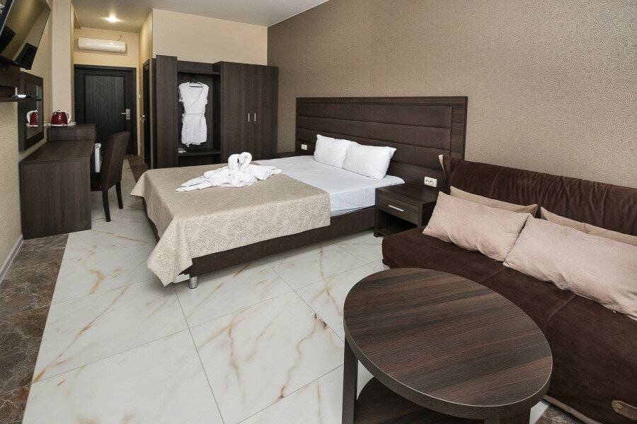 Фотографии номера двухкомнатный люкс с балконом в Гостинице Белый лев Судак