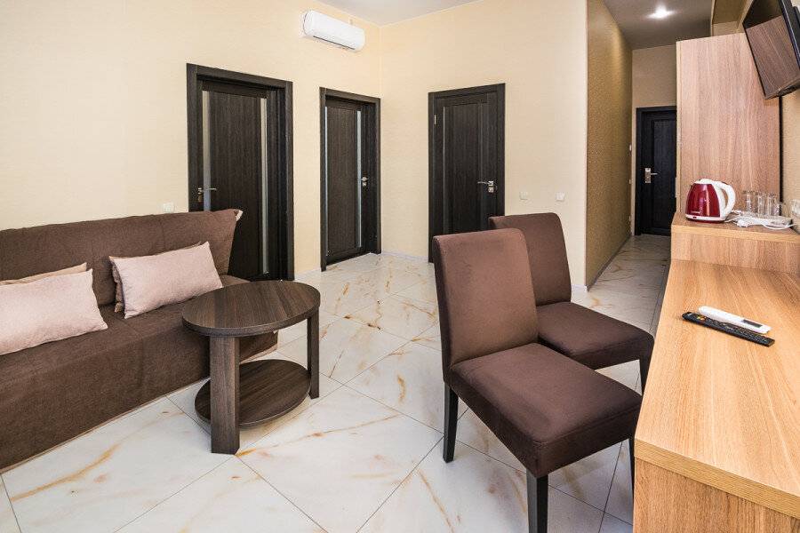 Фотографии номера двухкомнатный люкс с балконом в Гостинице Белый лев Судак